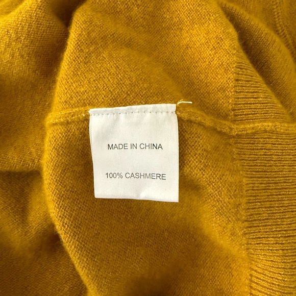 Quince Golden Women's Cashmere Crew Neck Sweater - Picture 4 of 4